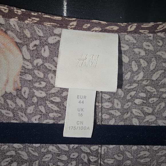 Floral V-Neck Dress - Picture 2 of 10